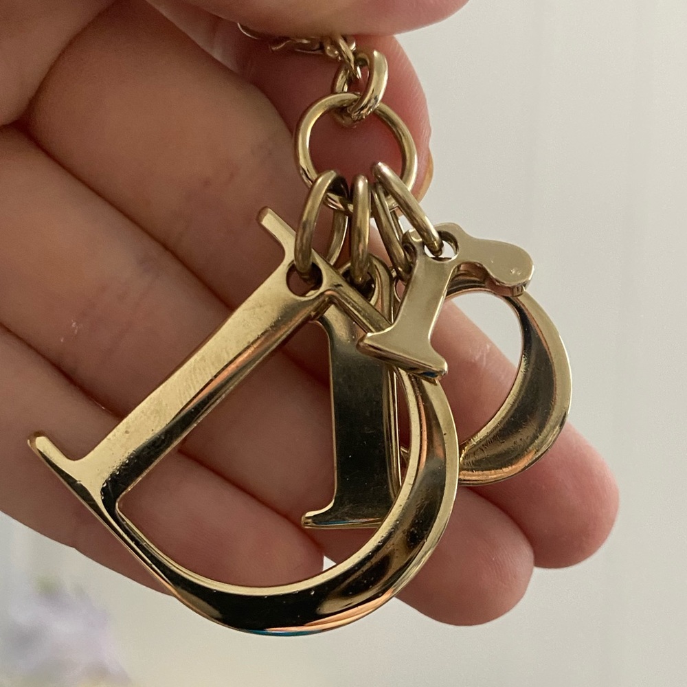 Dior charm